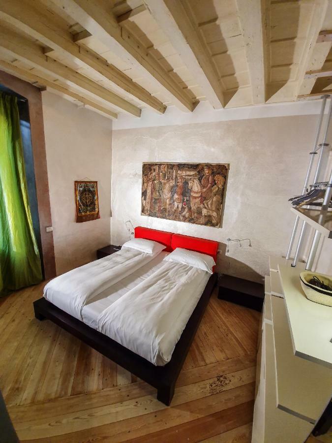 Flora Inn, Flora I - Nel Cuore Di Bergamo Alta Exterior photo